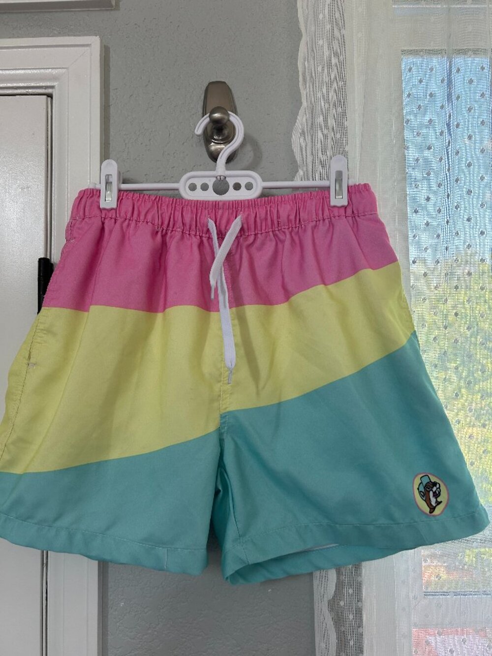 Buc-ee's Pastel Colorblock Dolphin Shorts Pink Yellow Aqua Beaver Logo Sz M
